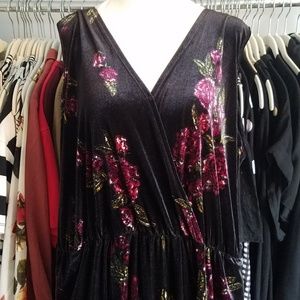 Xhilaration Black Floral Velvet Crop Jumpsuit XL